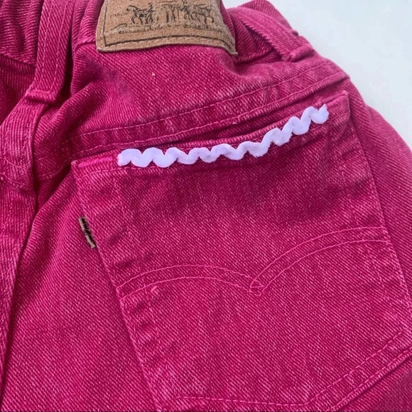Vintage Levi's shorts 6 Barbie Core Distressed hem - Picture 6 of 9